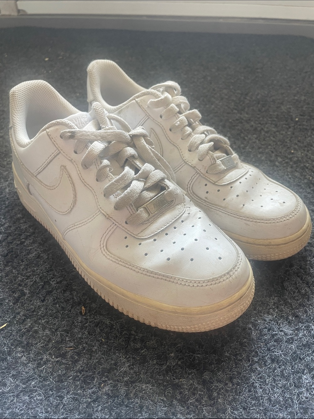 Nike womens White Low-Top Sneakers